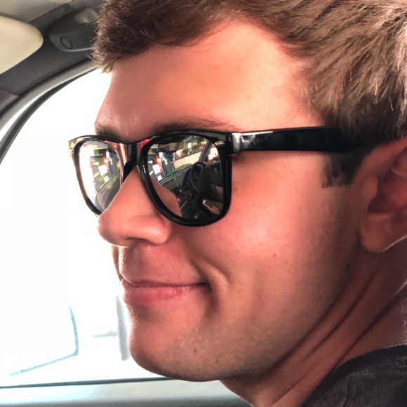 Meet your Posher, Audrey - Picture 1 of 1